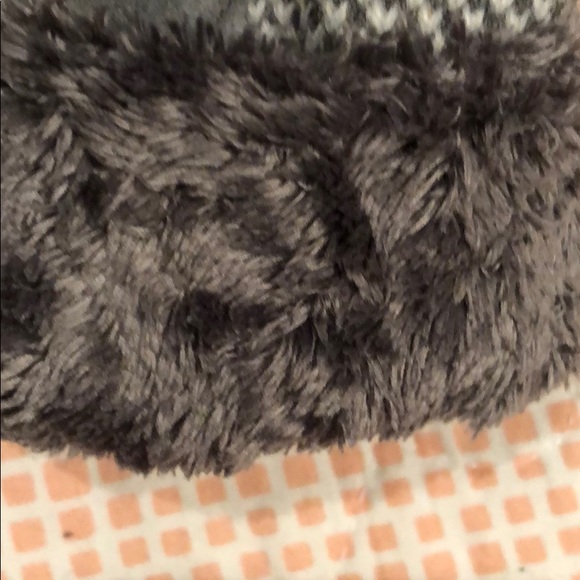 Warm & Fuzzy Gloves - Picture 2 of 3